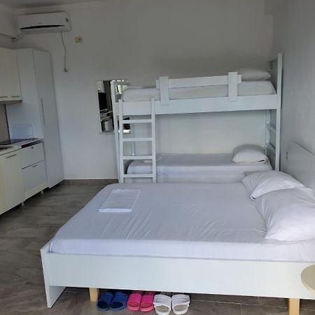 Luigi S Fairyview Apartment Саранда Екстер'єр фото